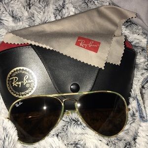 Ray Ban aviators camo print